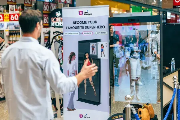 Smart Mirror — Retail AR Experience